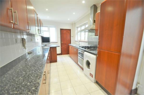 Edgwarebury Lane, Edgware